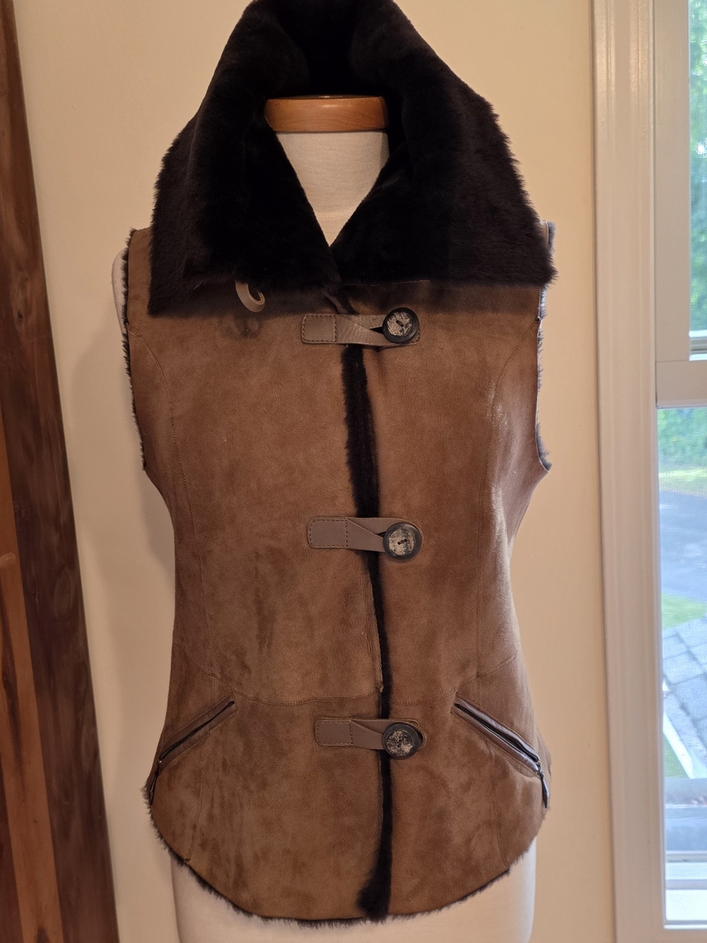 Soft Deluxe Plush Real Shearling Vest- Women's Sz Small Worn Once